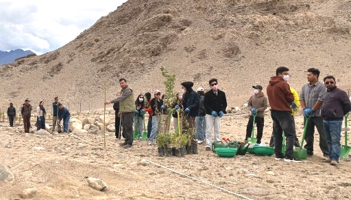 Leh Forest Division conducts cold-desert forestry training to improve afforestation and sapling survival in Ladakh.